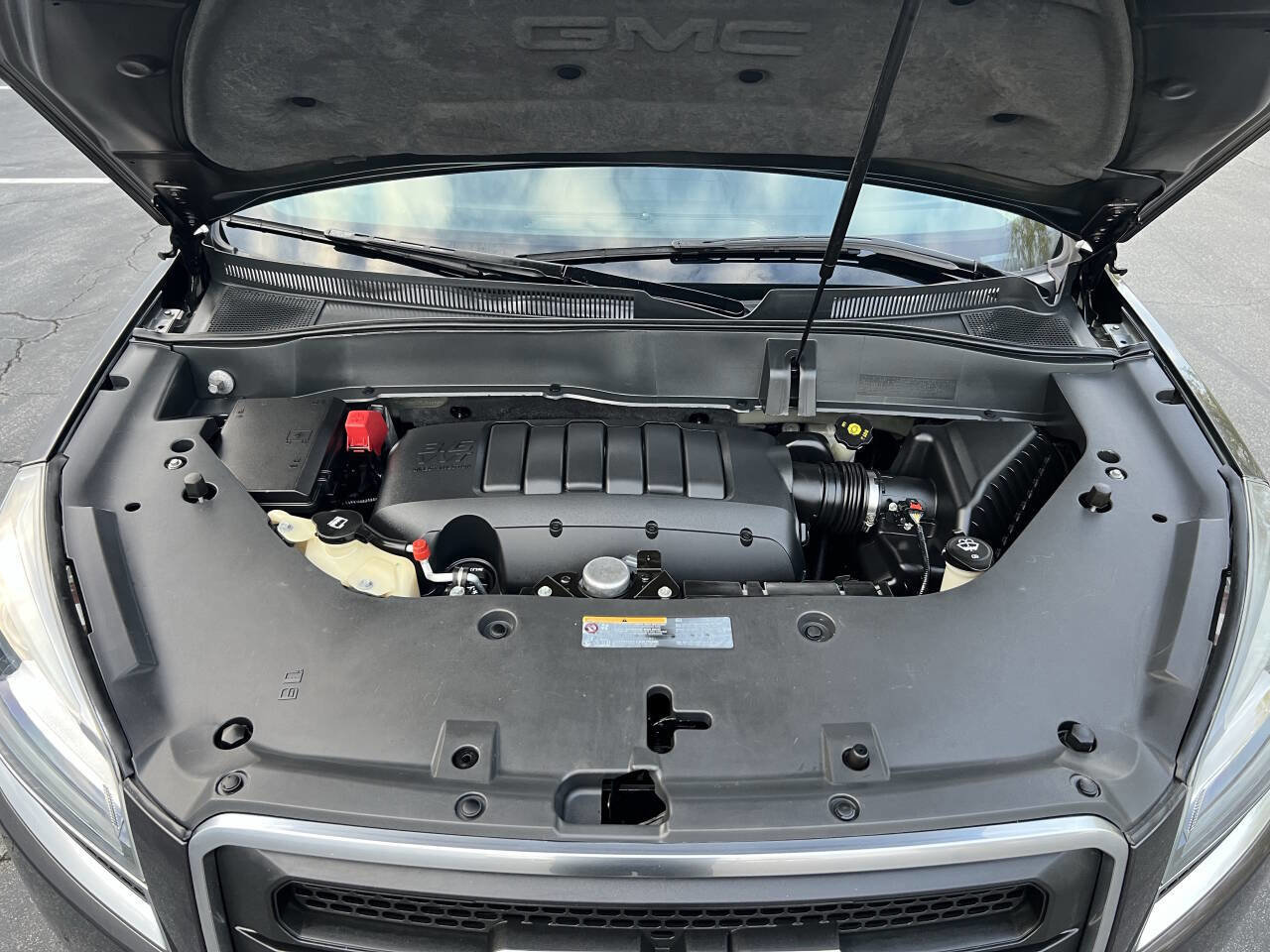 Used 2013 GMC Acadia SLE image 25