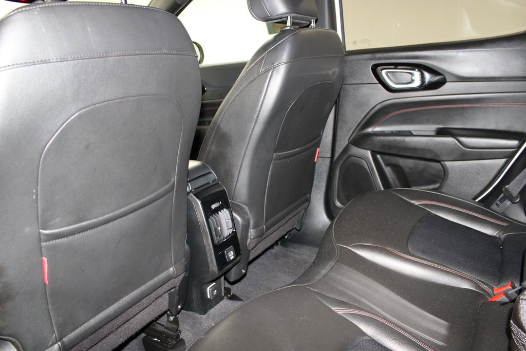 Used 2025 Jeep Compass Trailhawk image 22