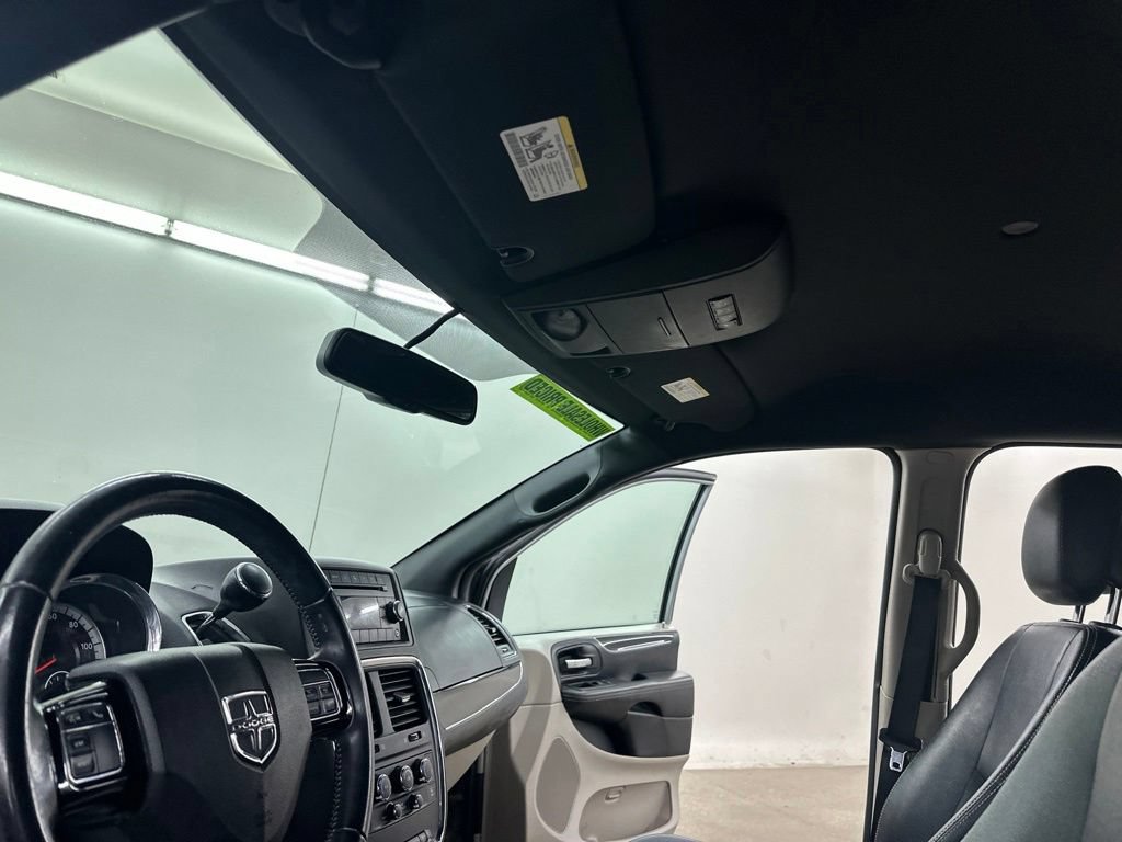 Used 2017 Dodge Grand Caravan SXT FWD image 28