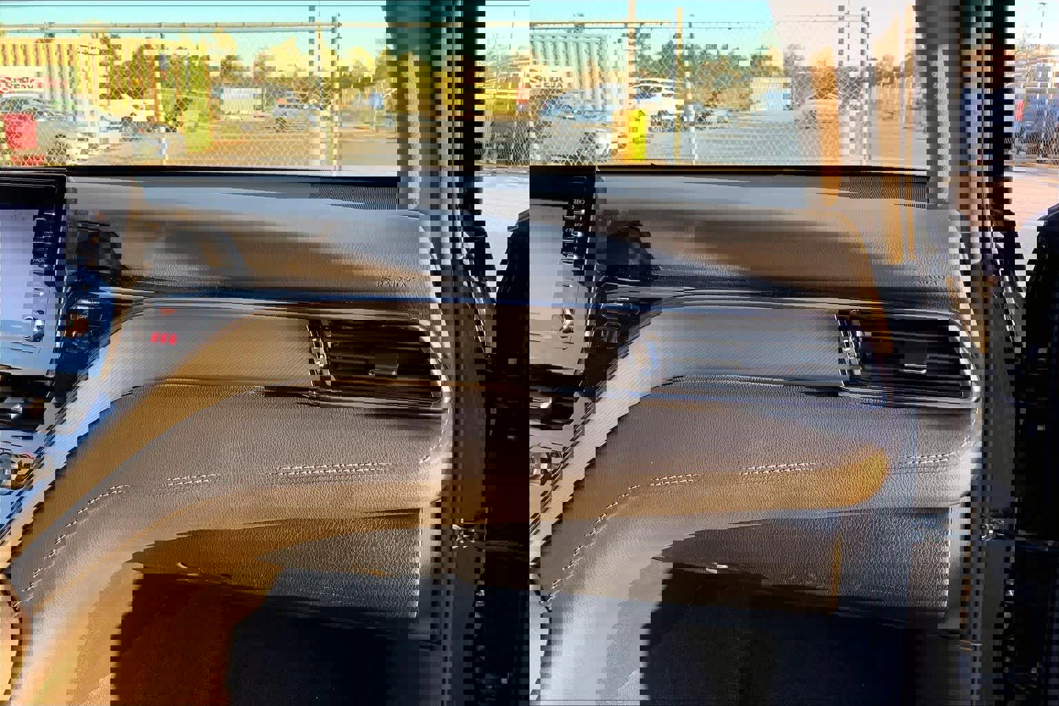 Used 2024 Toyota Camry SE image 17