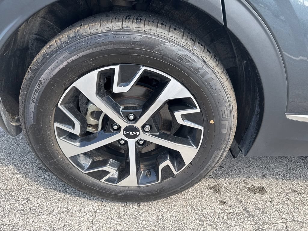 Used 2025 Kia Sportage EX w/ Premium Package FWD image 46