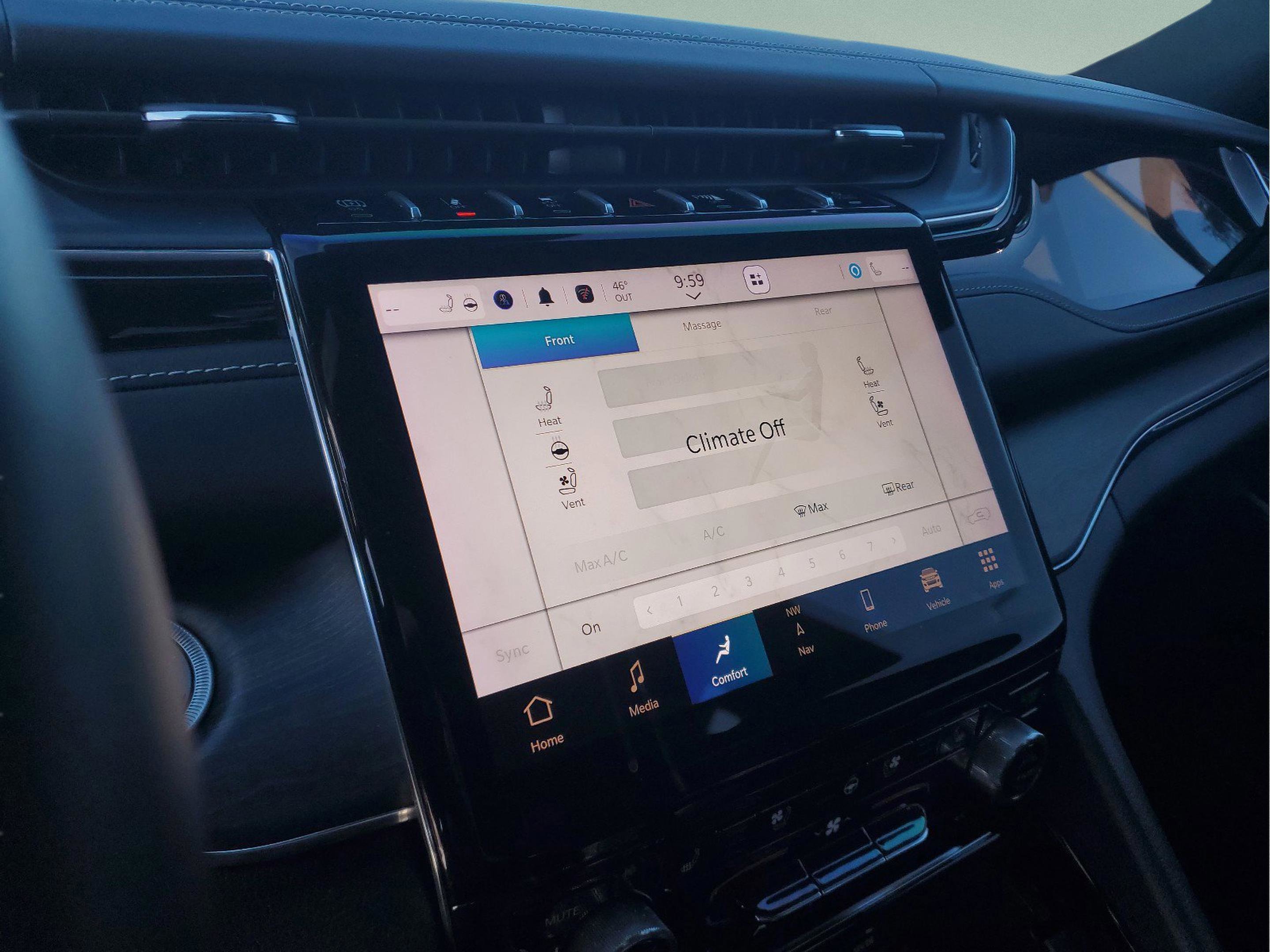 Used 2024 Jeep Grand Cherokee Overland w/ Advanced Protech Group III image 16