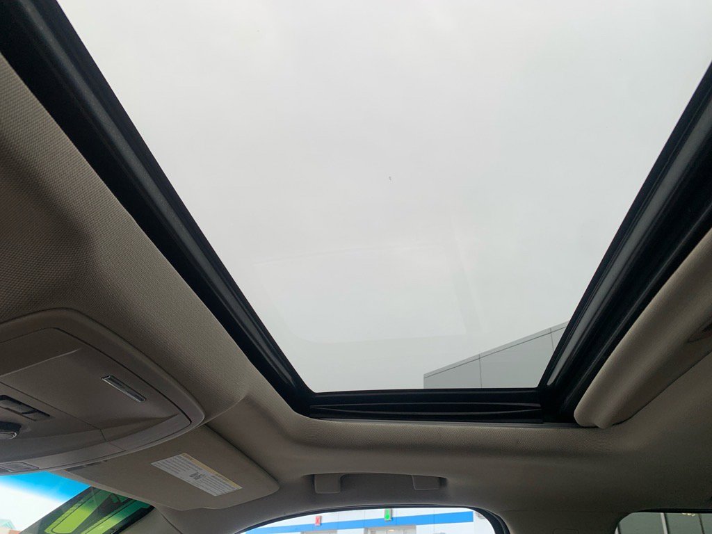 Used 2017 Chevrolet Suburban LT image 12