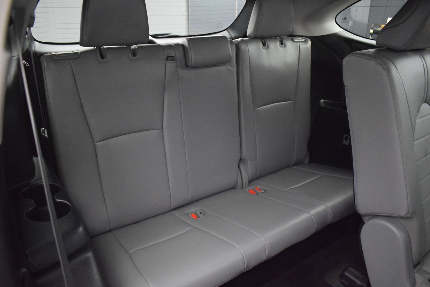 Used 2022 Toyota Highlander XLE AWD/4WD image 12