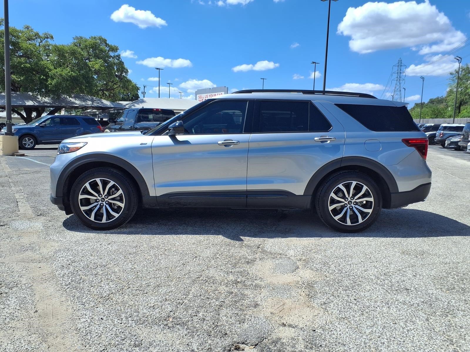 Certified 2023 Ford Explorer ST-Line w/ Class IV Trailer Tow Package RWD image 9
