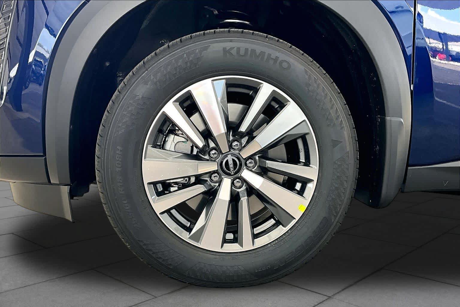 New 2026 Nissan Pathfinder SL FWD image 9