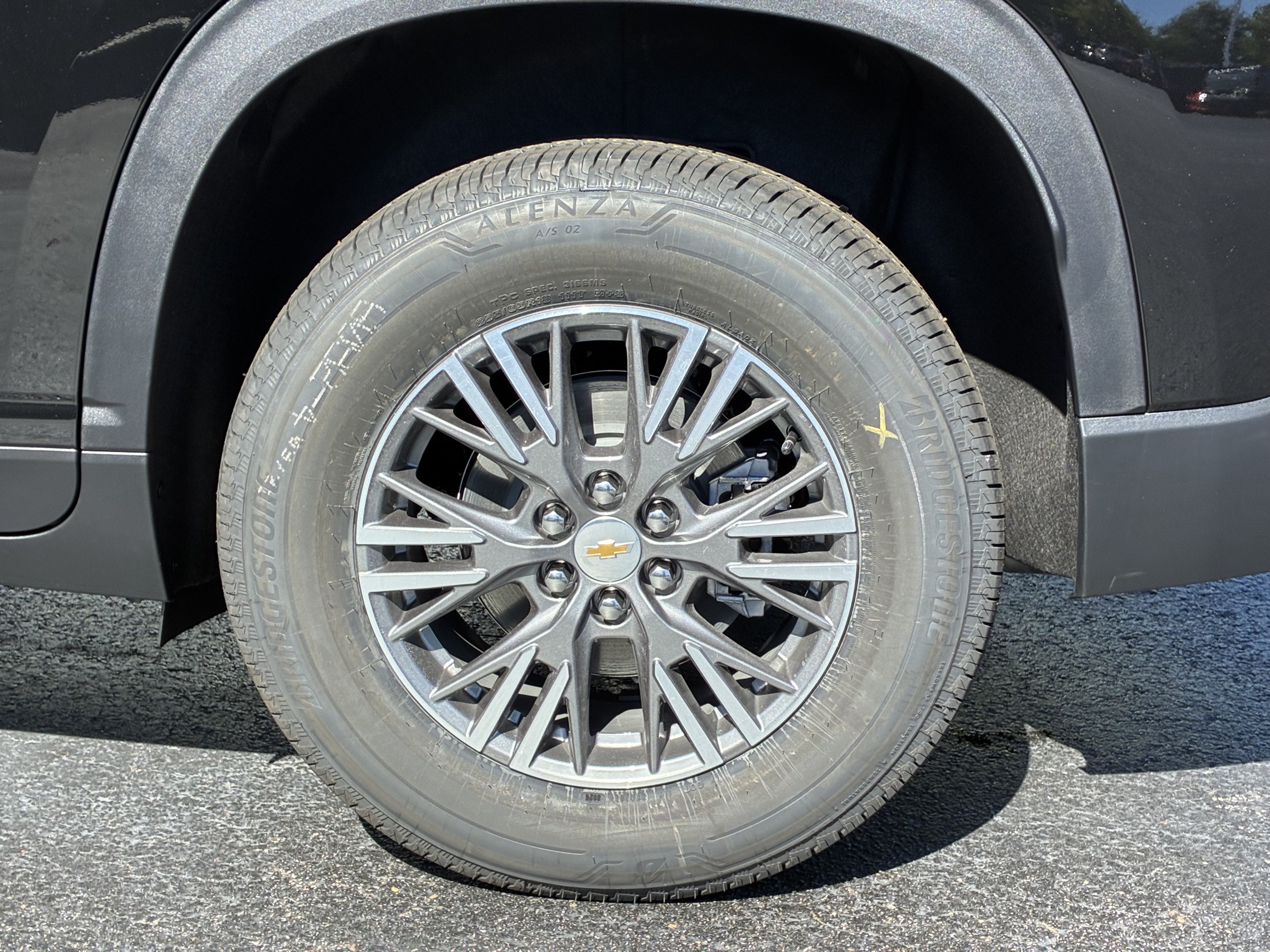 New 2027 Chevrolet Traverse LT FWD image 10