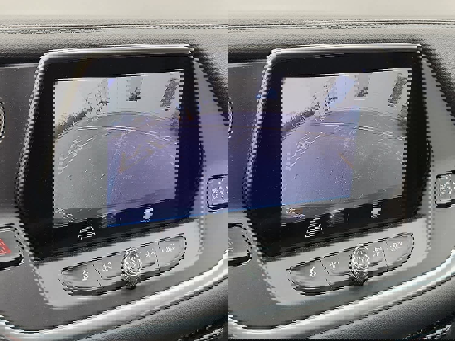 Used 2019 Chevrolet Blazer LT image 14