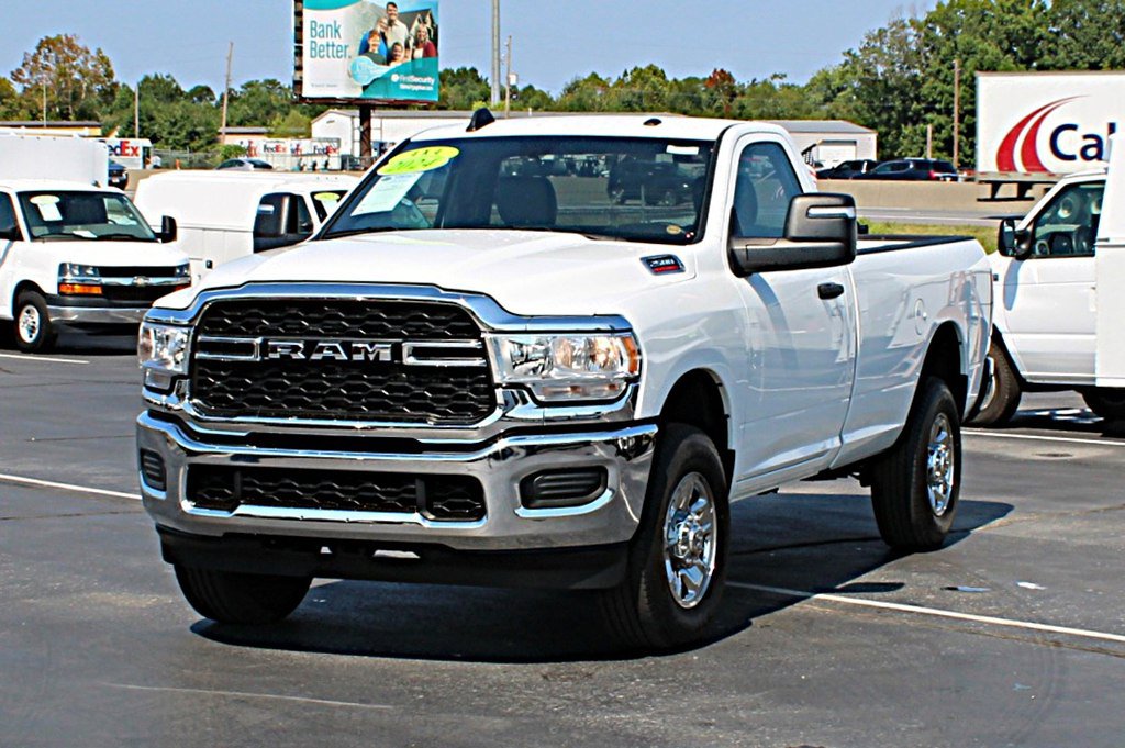 Used 2024 RAM 2500 Tradesman w/ Chrome Appearance Group AWD/4WD image 2