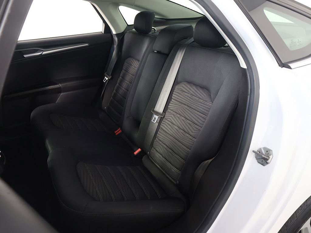 Used 2016 Ford Fusion SE FWD image 27
