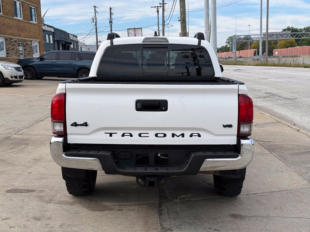 Used 2020 Toyota Tacoma SR5 w/ Blackout Package AWD/4WD image 8