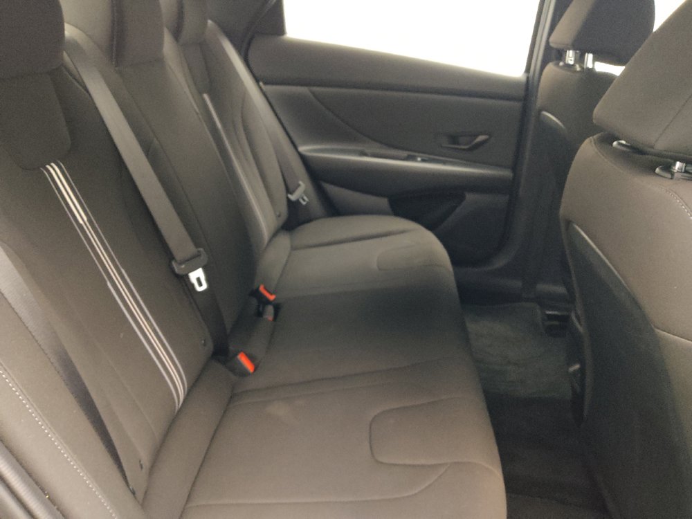 Used 2025 Hyundai Elantra Sport FWD image 19