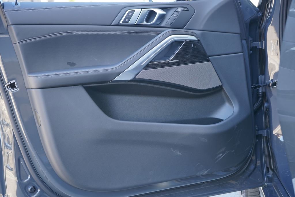 New 2026 BMW X6 xDrive40i w/ Executive Package image 8