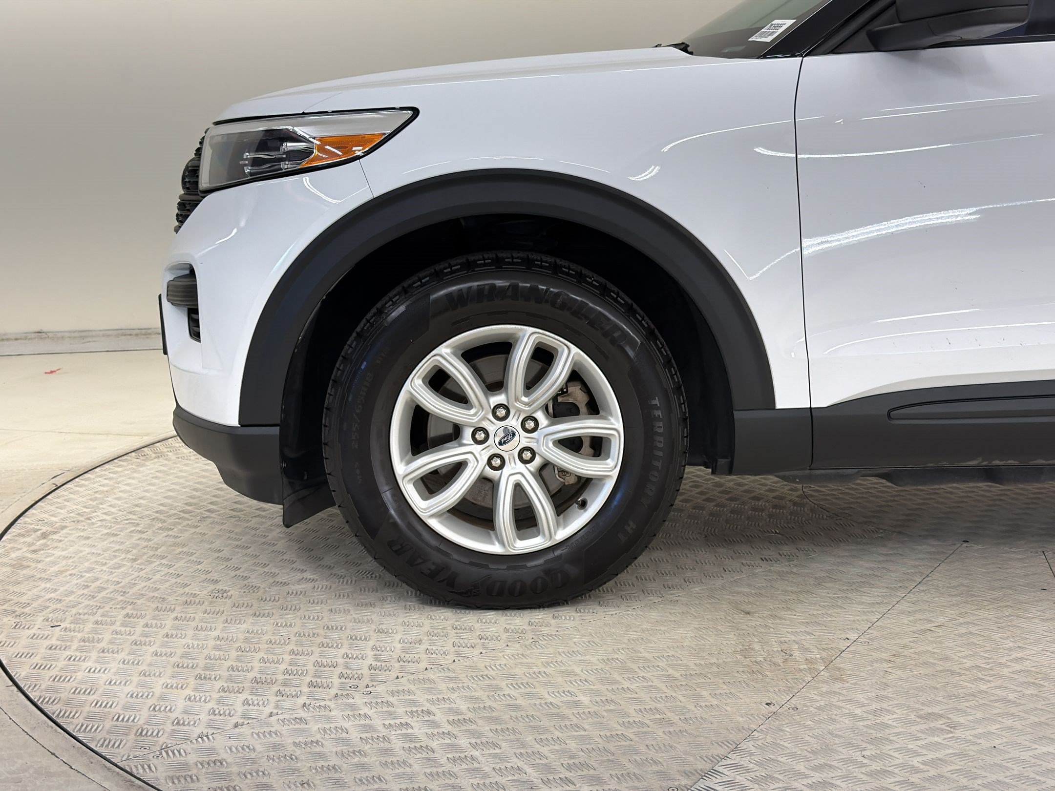 Certified 2021 Ford Explorer 2WD image 9