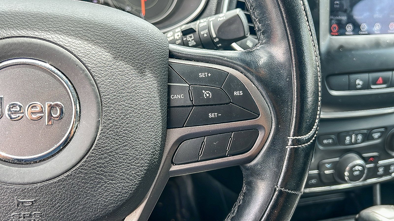 Used 2021 Jeep Cherokee Latitude Plus image 15