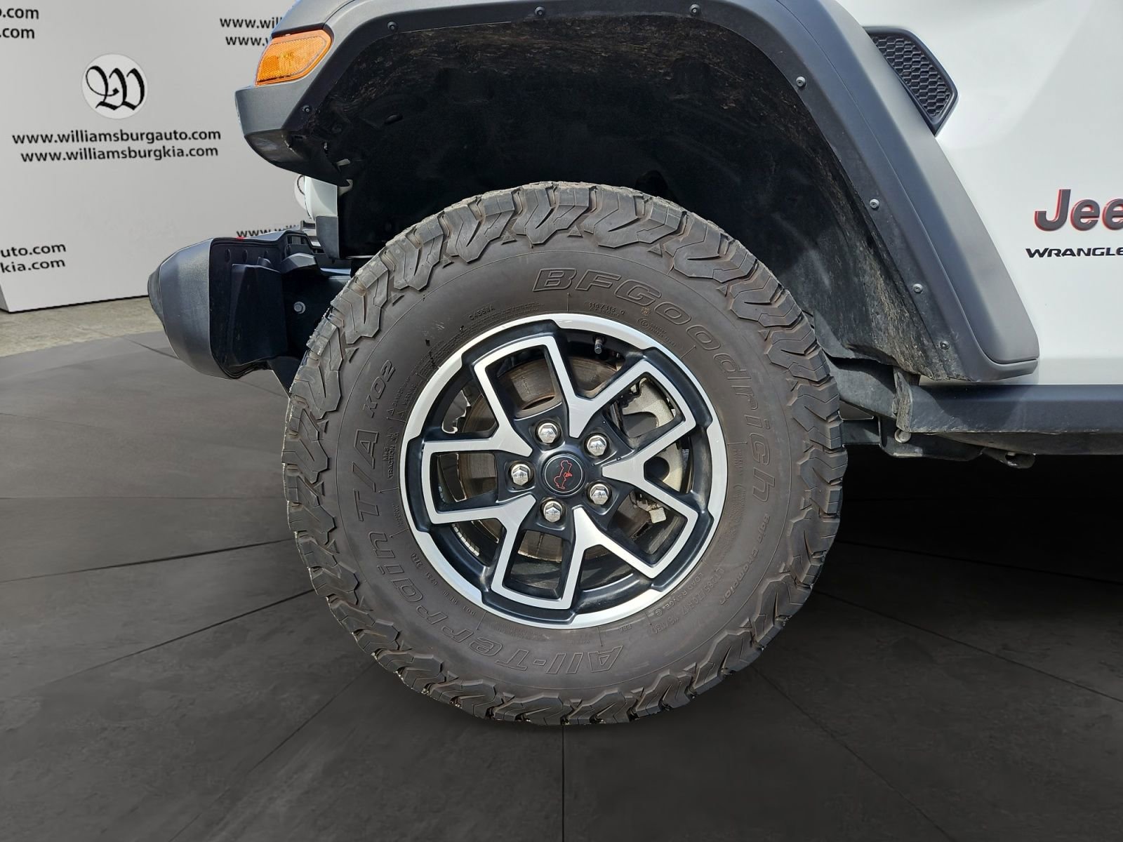 Used 2025 Jeep Wrangler Unlimited Rubicon image 14