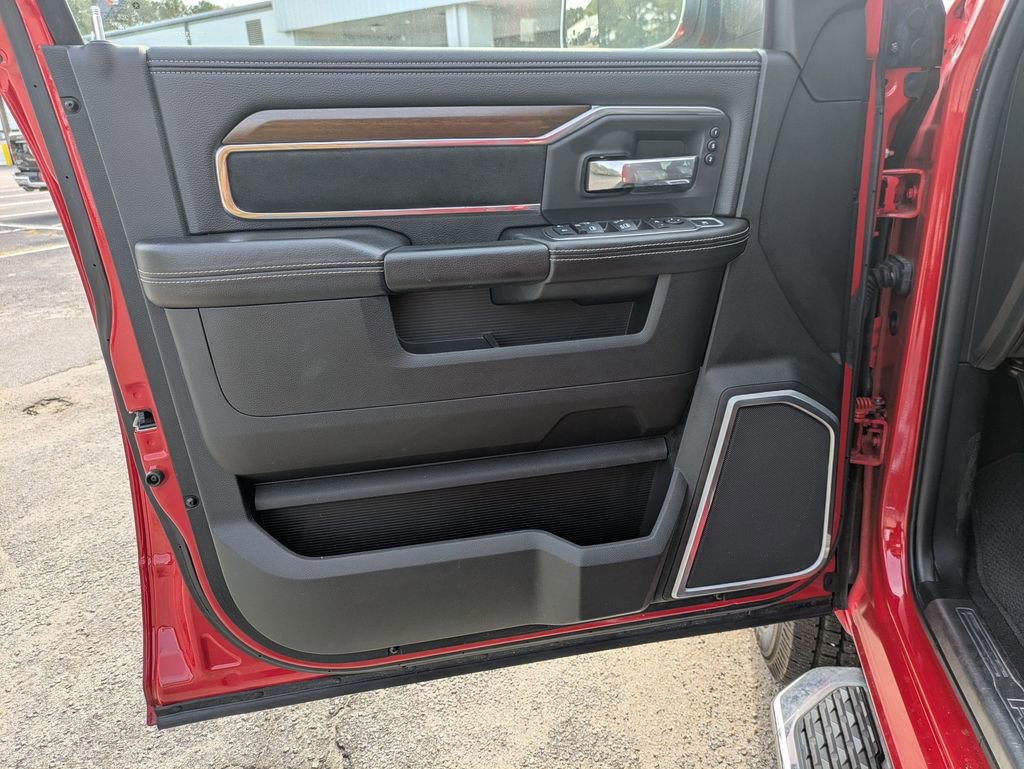Used 2022 RAM 2500 Laramie AWD/4WD image 11