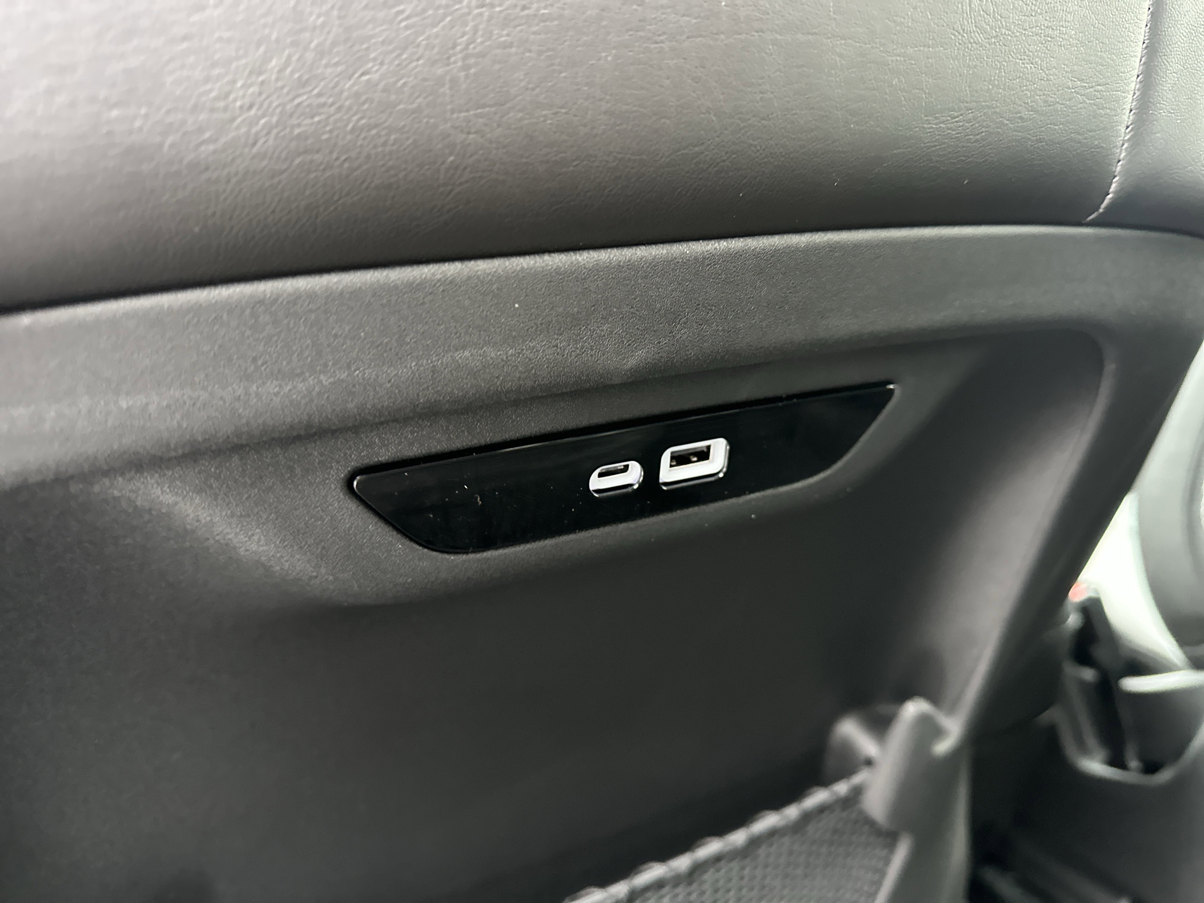 New 2026 Chrysler Pacifica Select image 32