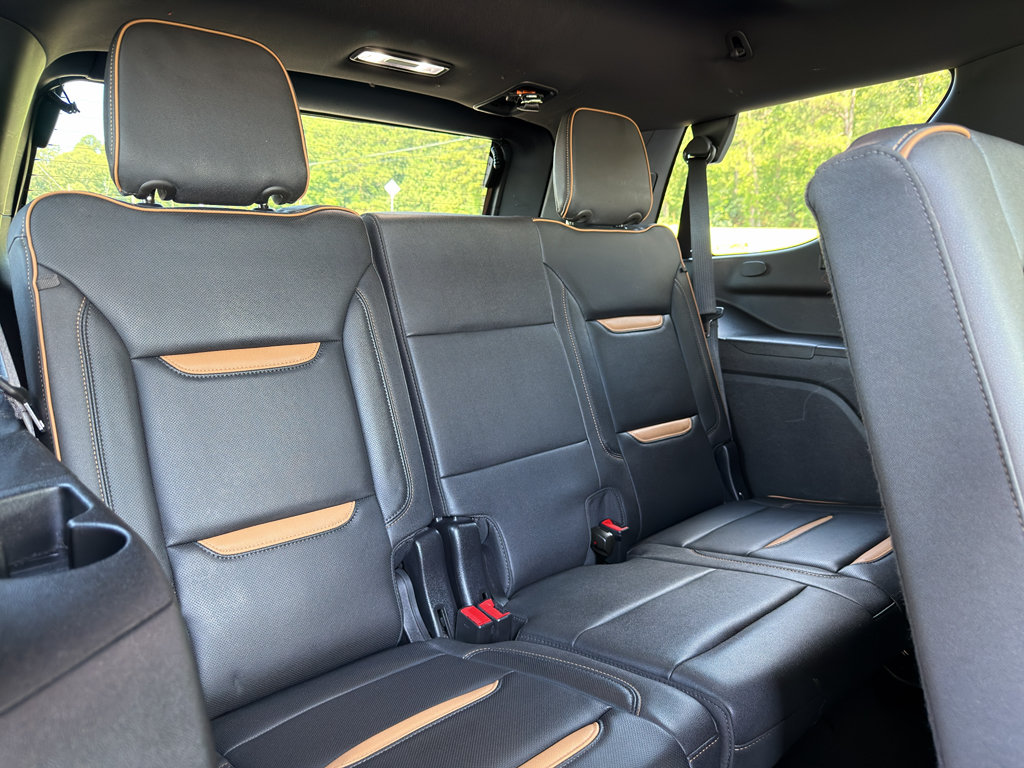 Used 2024 GMC Yukon AT4 w/ Technology Package AWD/4WD image 20