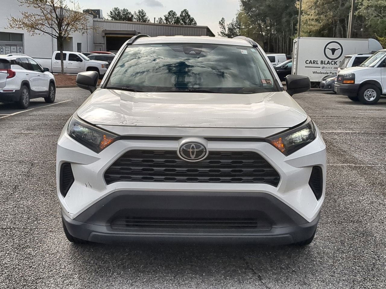 Used 2019 Toyota RAV4 LE image 3