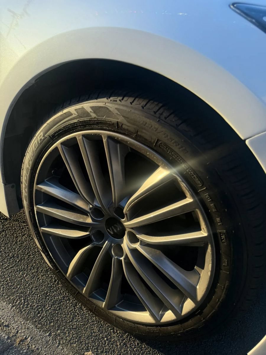 Used 2018 Kia Stinger RWD image 9