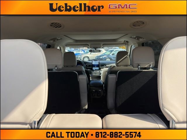 Used 2020 Ford Explorer Platinum w/ Premium Technology Package image 13