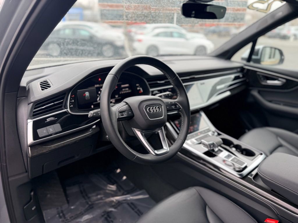 Certified 2025 Audi Q7 3.0T Premium Plus image 12