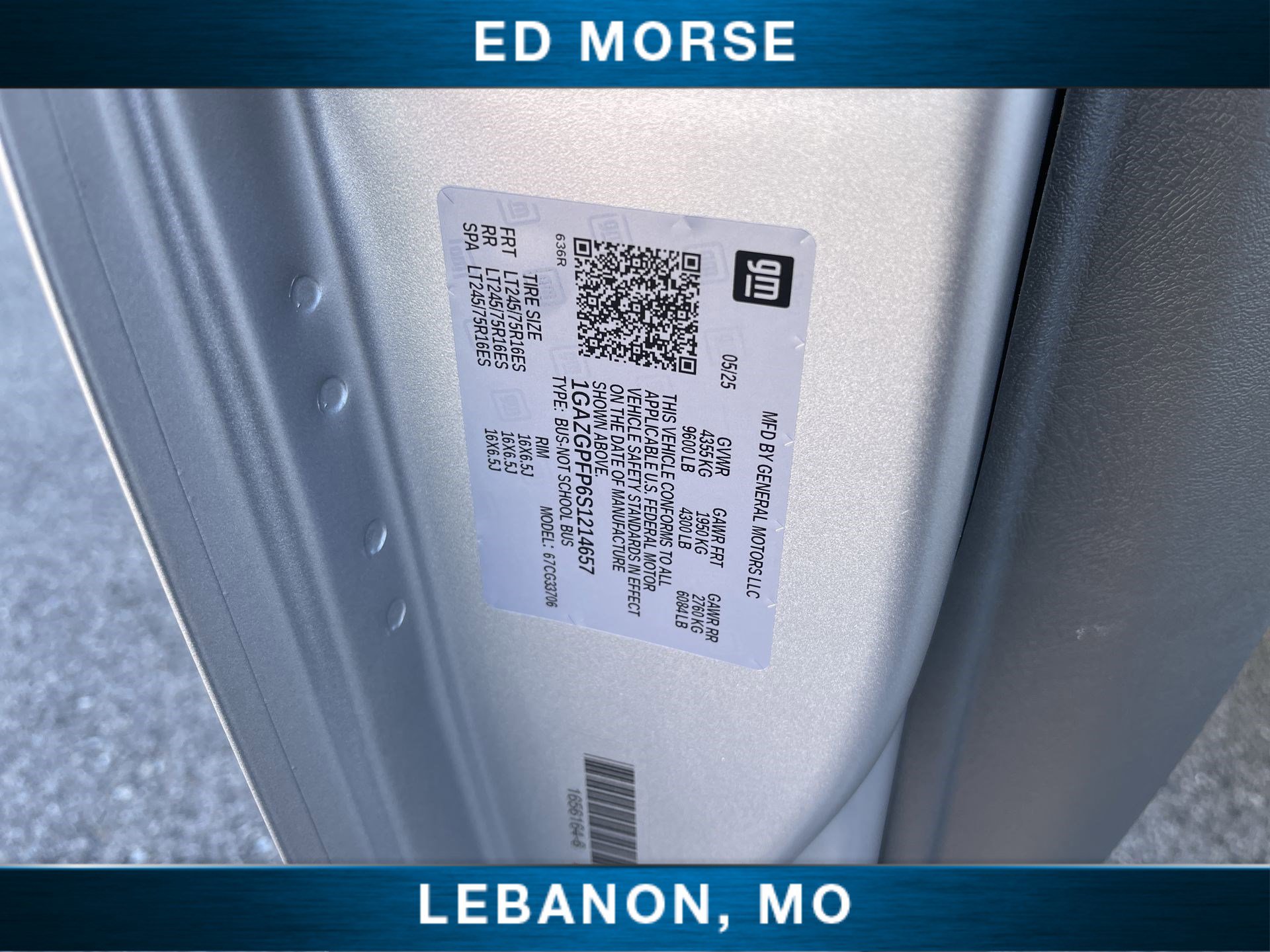 Used 2025 Chevrolet Express 3500 LT w/ LT Preferred Equipment Group image 23