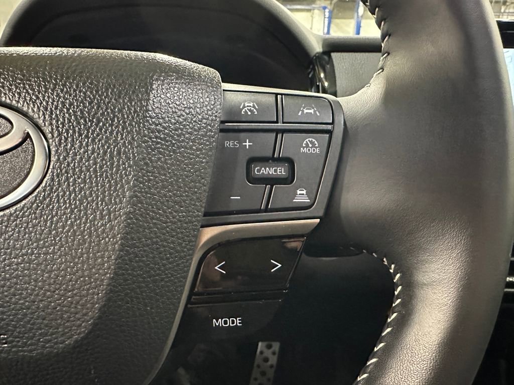 Used 2025 Toyota Camry SE image 22