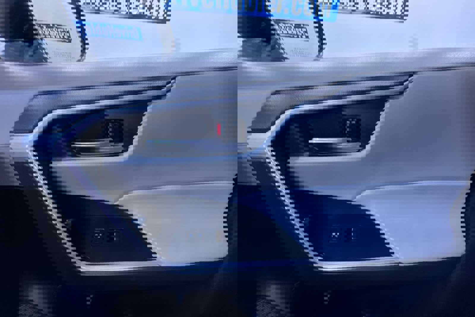 Used 2020 Toyota RAV4 XLE Premium image 35