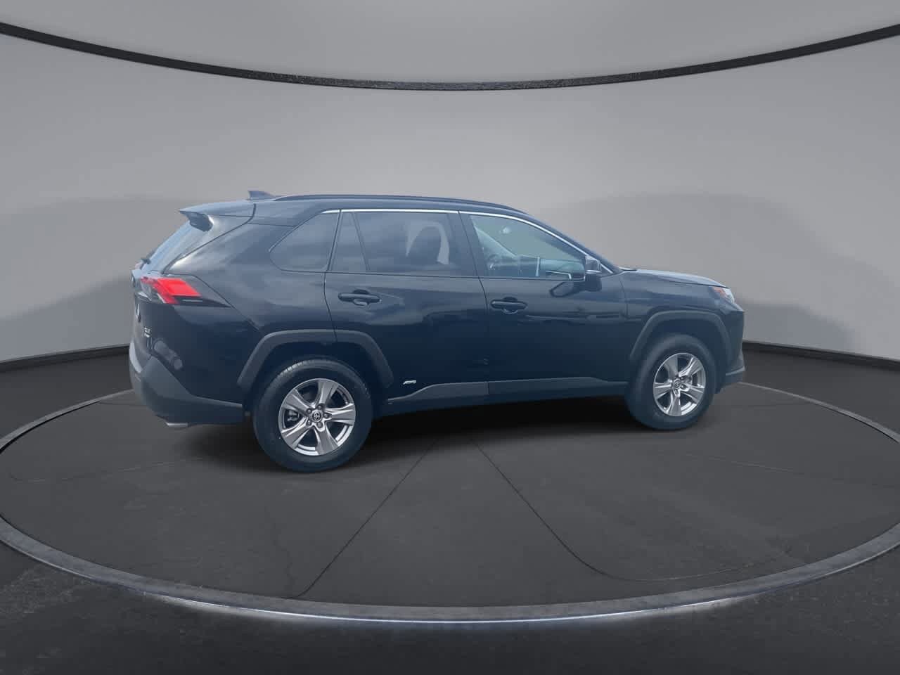 Used 2025 Toyota RAV4 XLE w/ Convenience Package AWD/4WD image 2