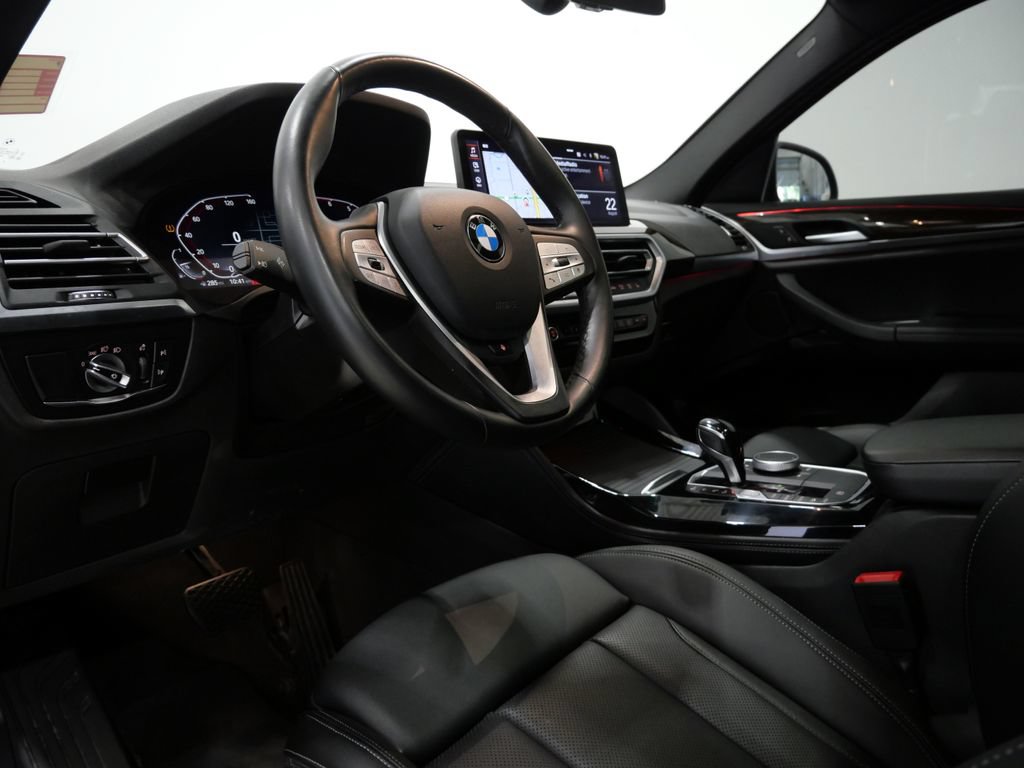 Used 2024 BMW X4 xDrive30i w/ Parking Assistance Package AWD/4WD image 12
