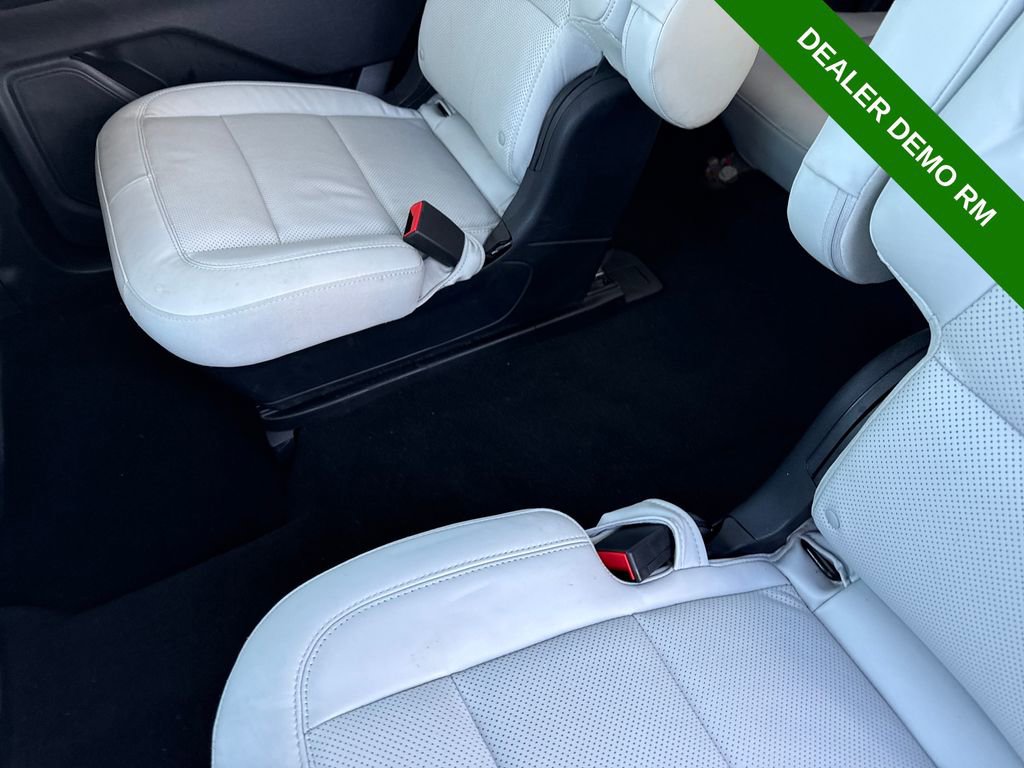 Used 2025 Ford Explorer Platinum w/ LUX Leather Package image 18
