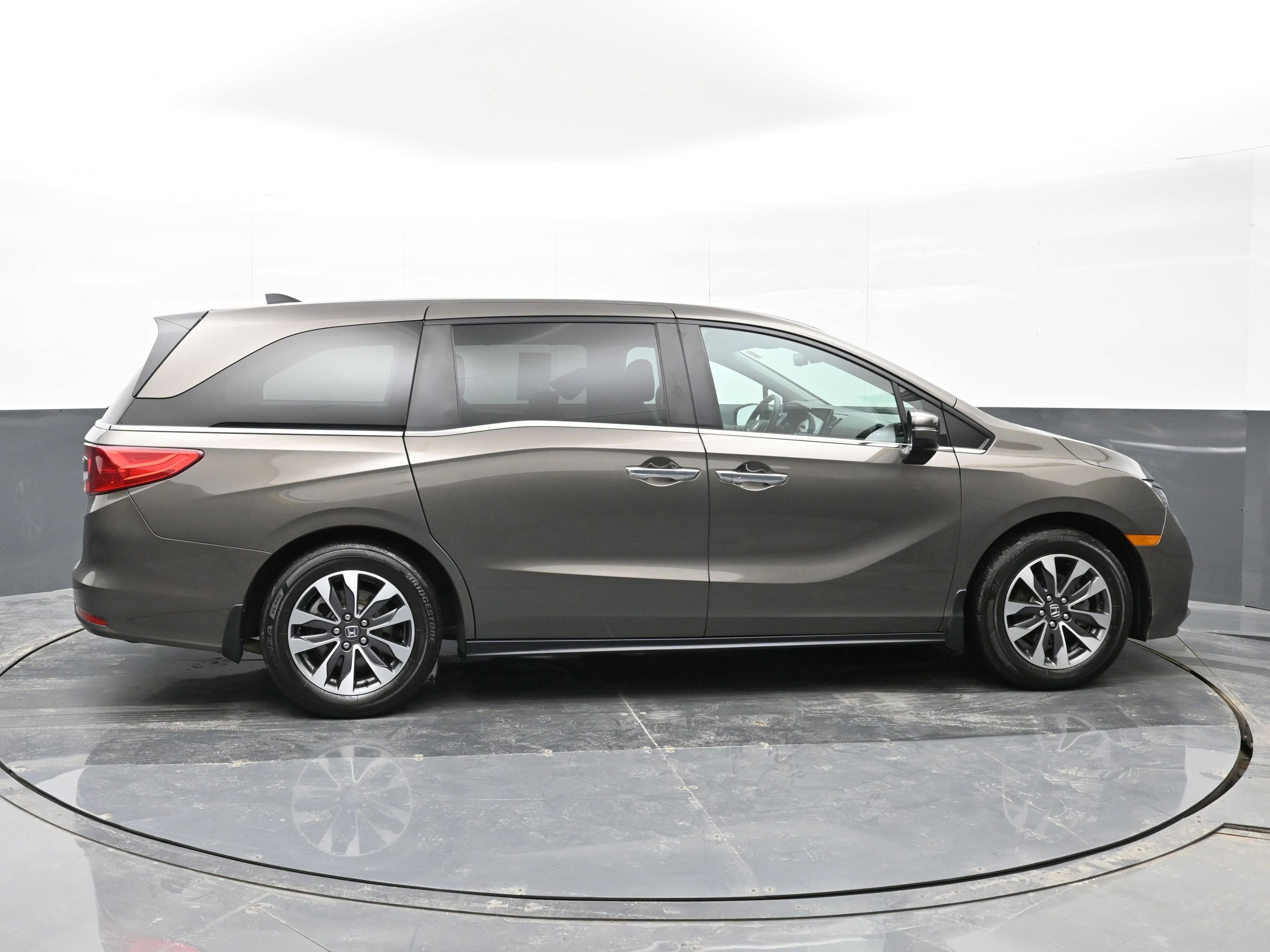 Used 2023 Honda Odyssey EX-L image 9