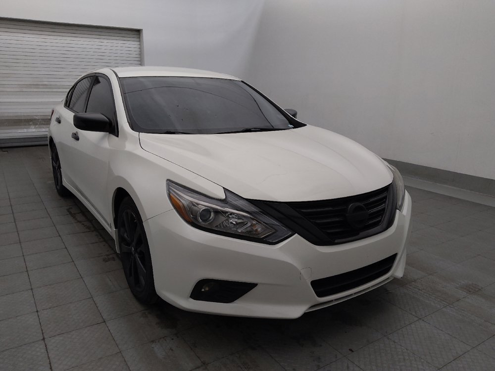 Used 2018 Nissan Altima 2.5 SR w/ SR Midnight Edition FWD image 13