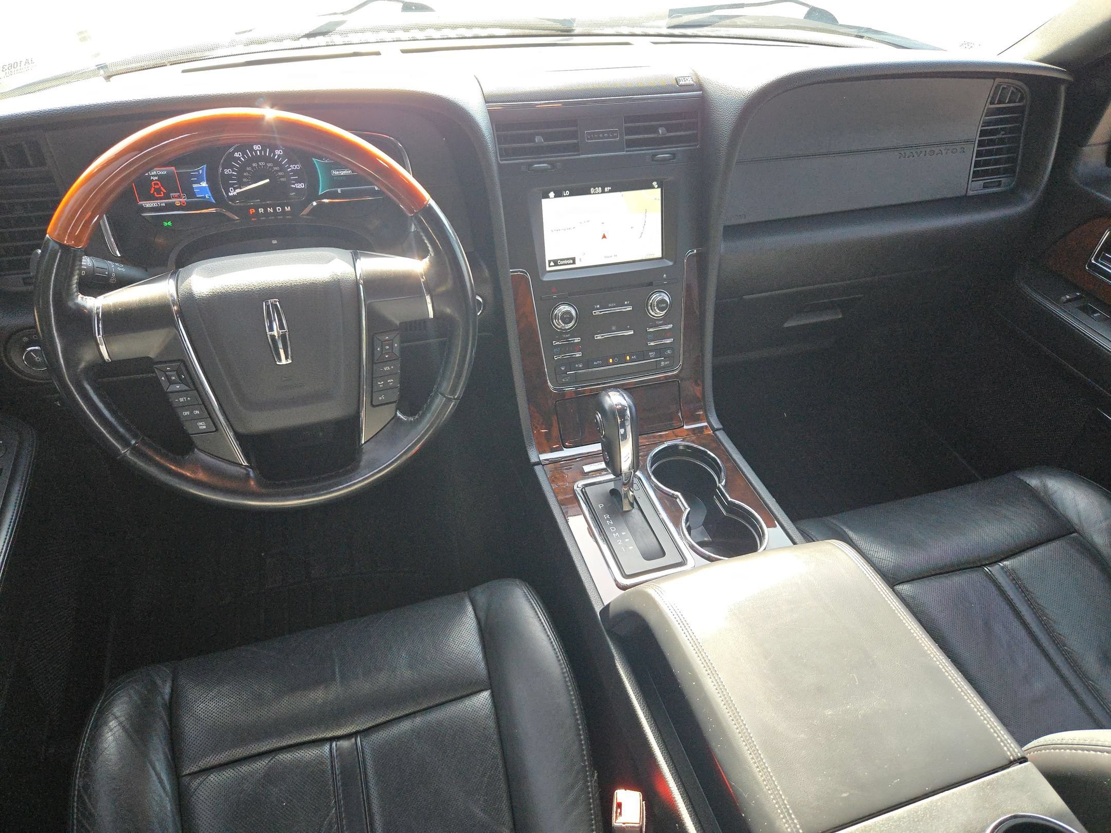 Used 2016 Lincoln Navigator Select RWD image 15