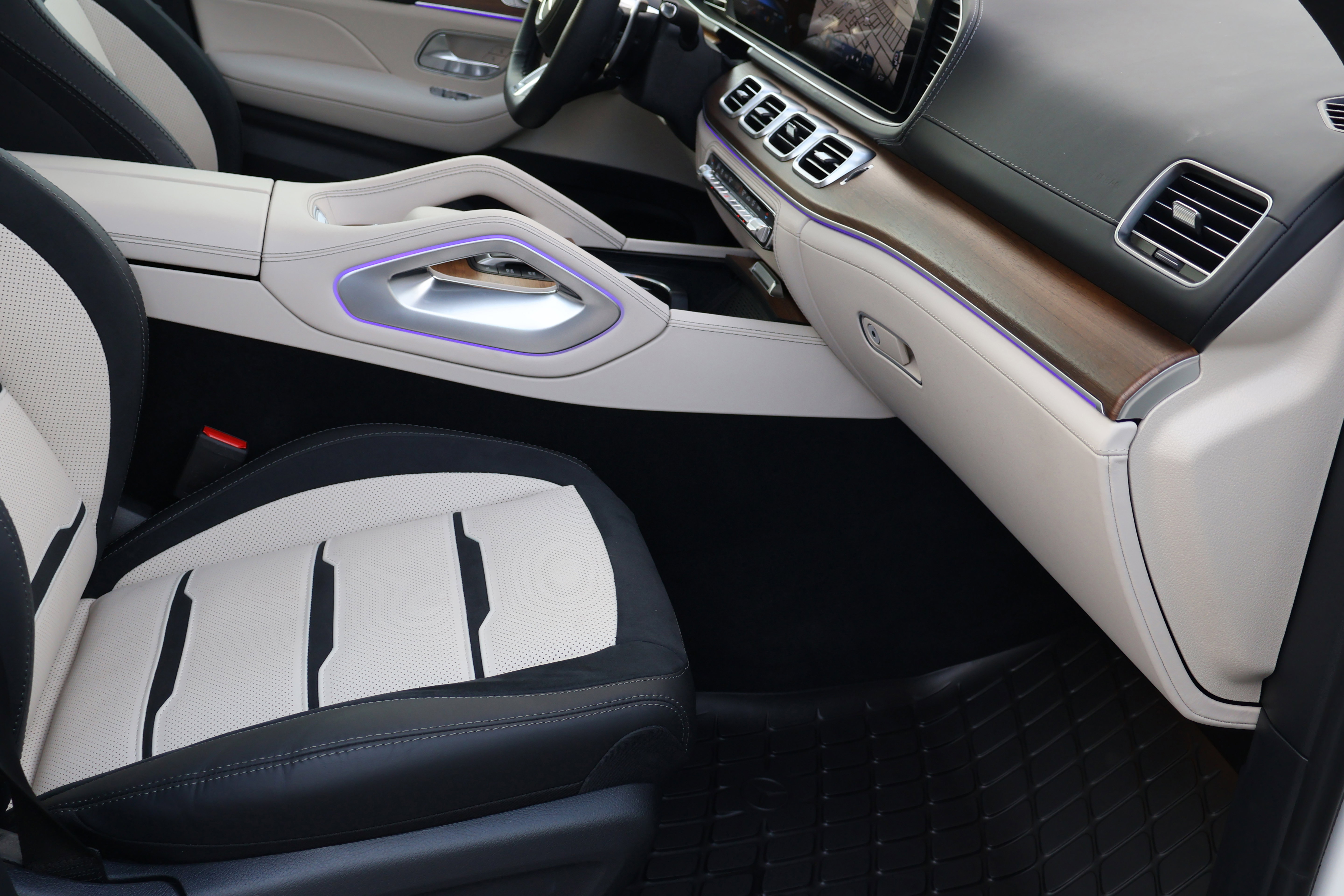 Certified 2025 Mercedes-Benz GLE 63 AMG S image 31