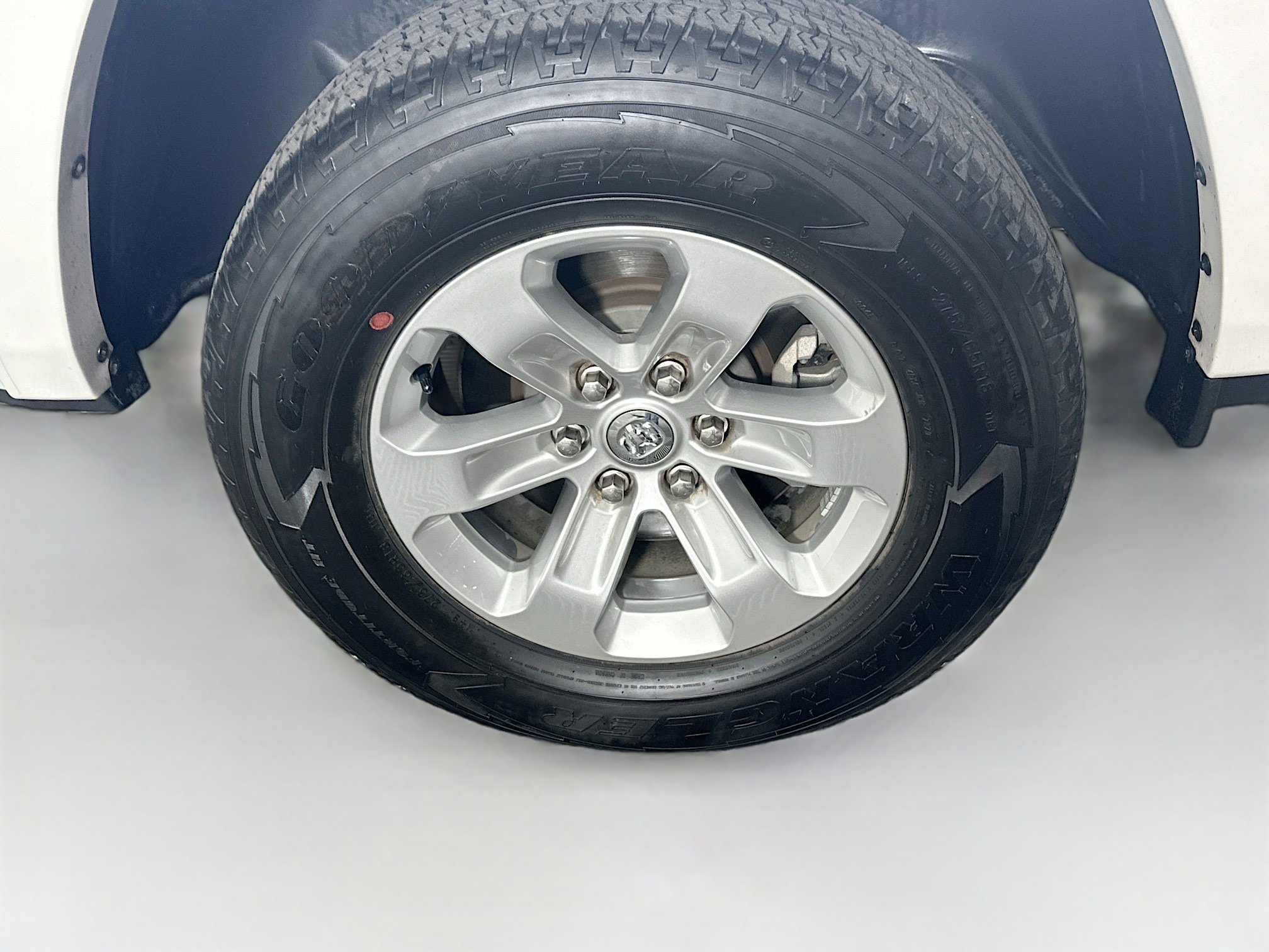 Used 2020 RAM 1500 Laramie AWD/4WD image 11