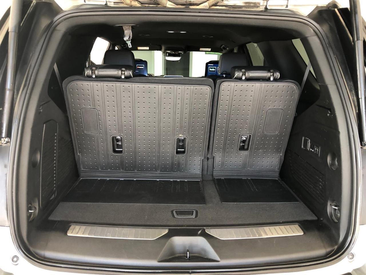 Used 2024 Chevrolet Tahoe Premier w/ Advanced Technology Package image 12