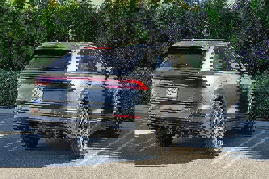 New 2026 Audi Q8 Premium Plus image 4