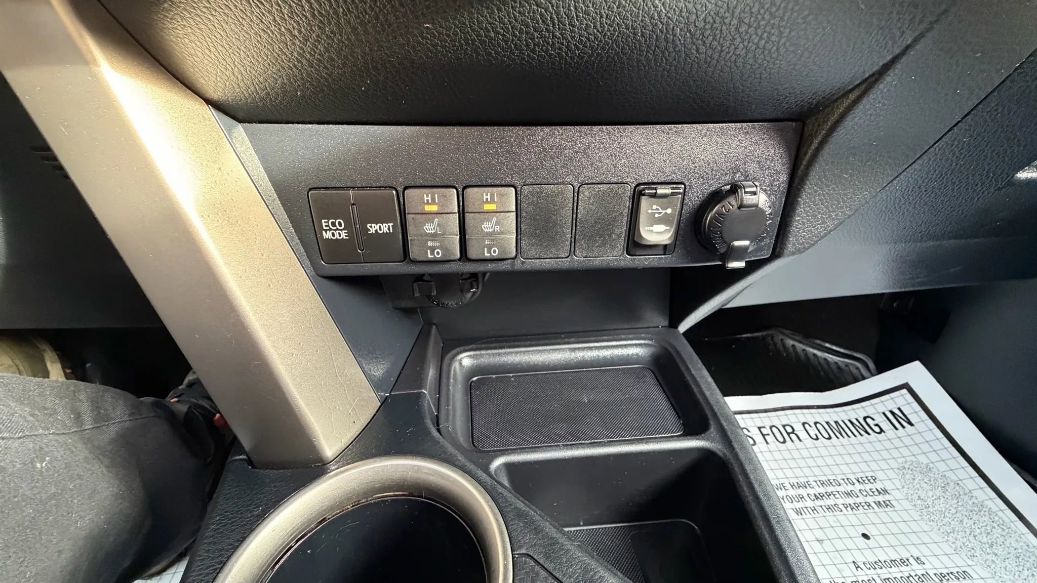 Used 2015 Toyota RAV4 Limited image 27