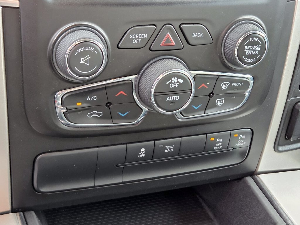 Used 2019 RAM 1500 Big Horn AWD/4WD image 30