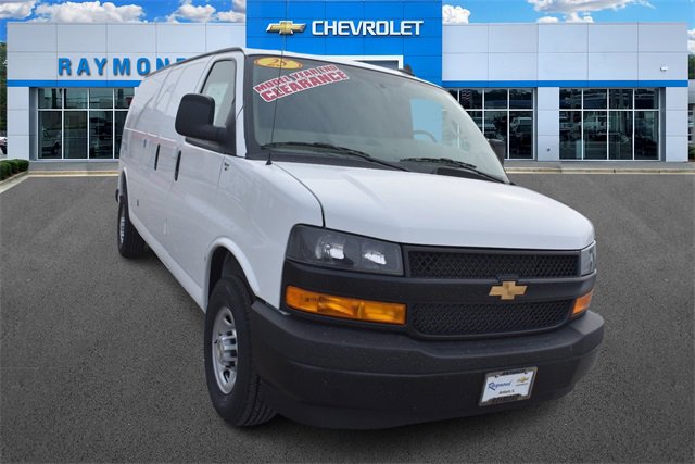 New 2025 Chevrolet Express 2500 Work Van image 9