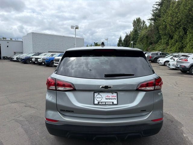 Used 2023 Chevrolet Equinox LS w/ LS Convenience Package AWD/4WD image 4