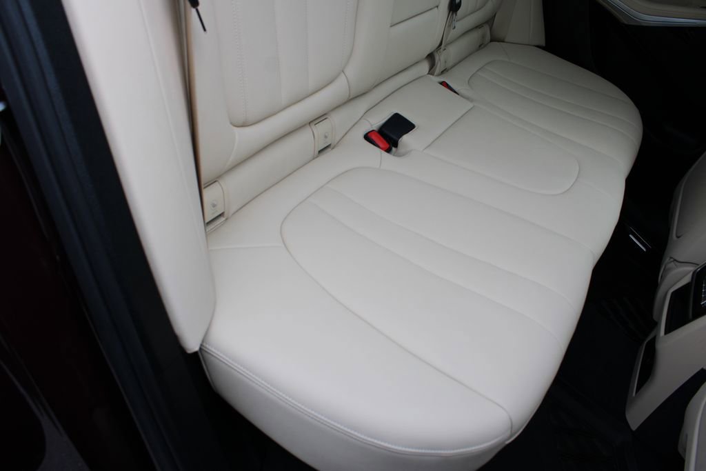 Used 2019 BMW X5 xDrive40i w/ Executive Package image 26
