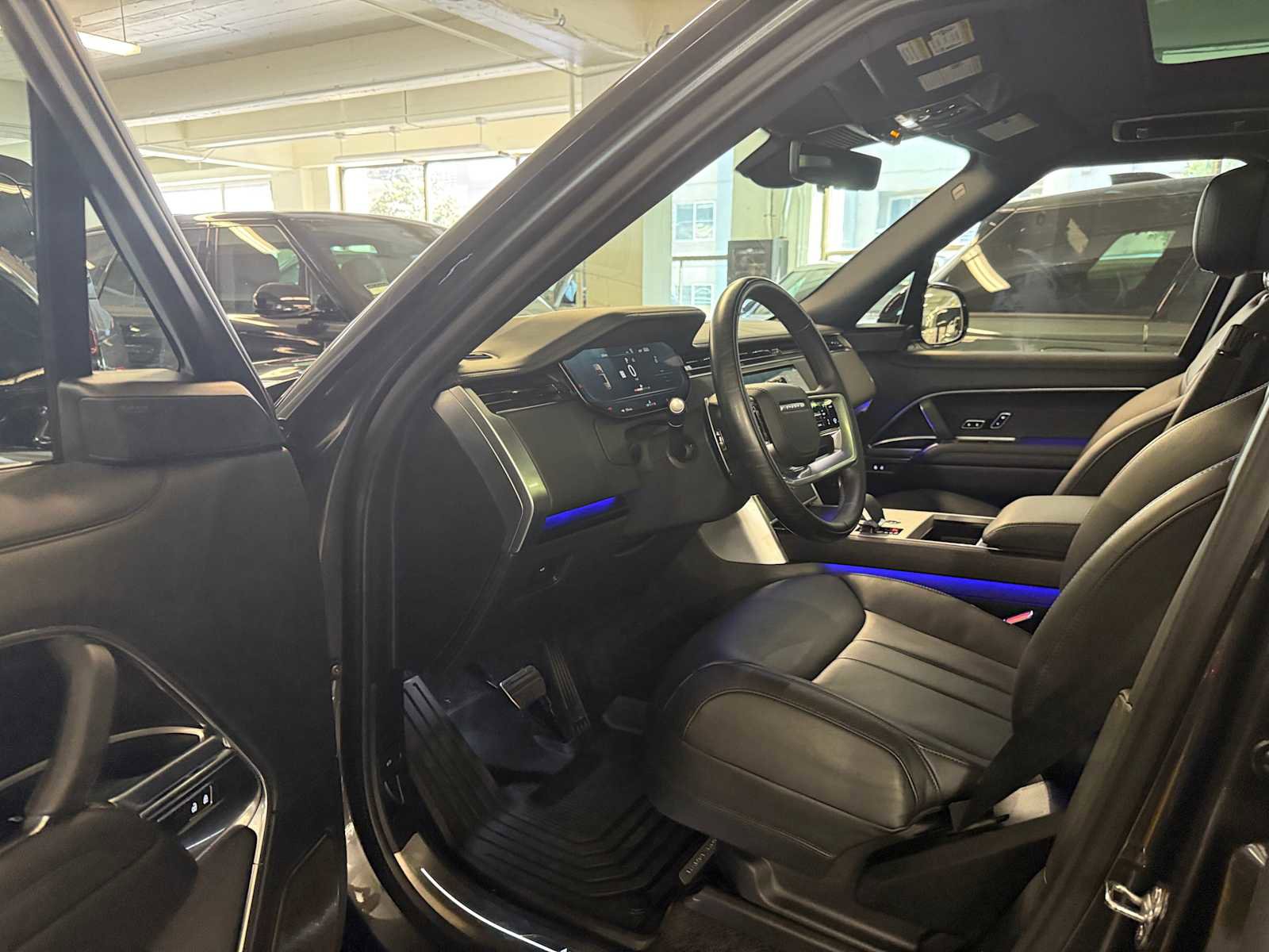 Certified 2025 Land Rover Range Rover Autobiography image 19