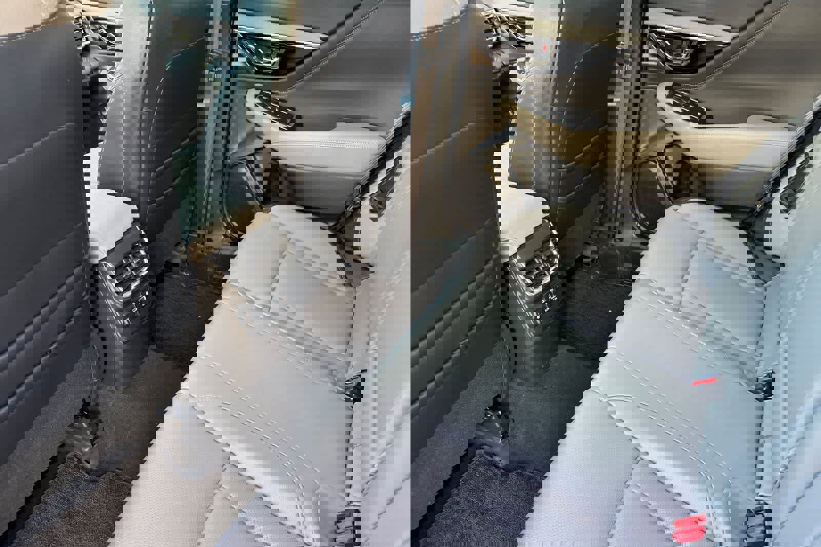 Used 2023 Subaru Outback Limited image 4