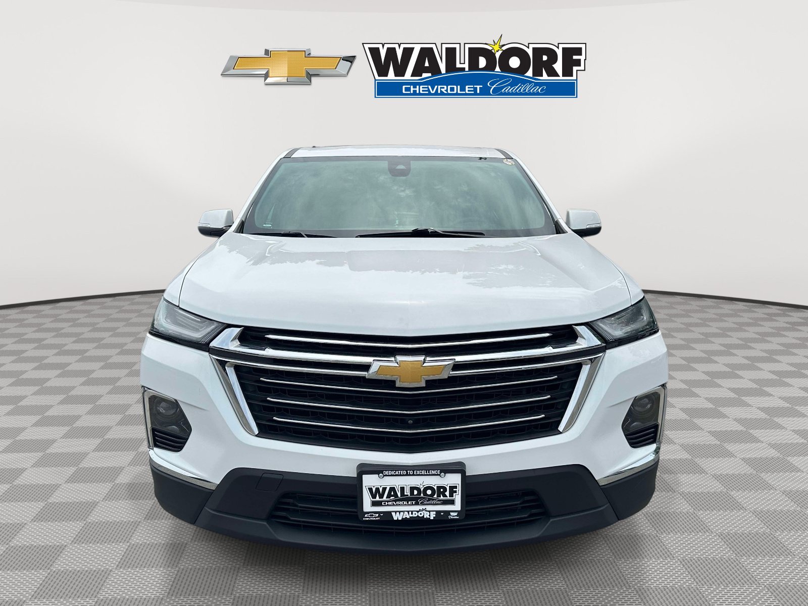 Used 2023 Chevrolet Traverse LT w/ LT Premium Package AWD/4WD image 2