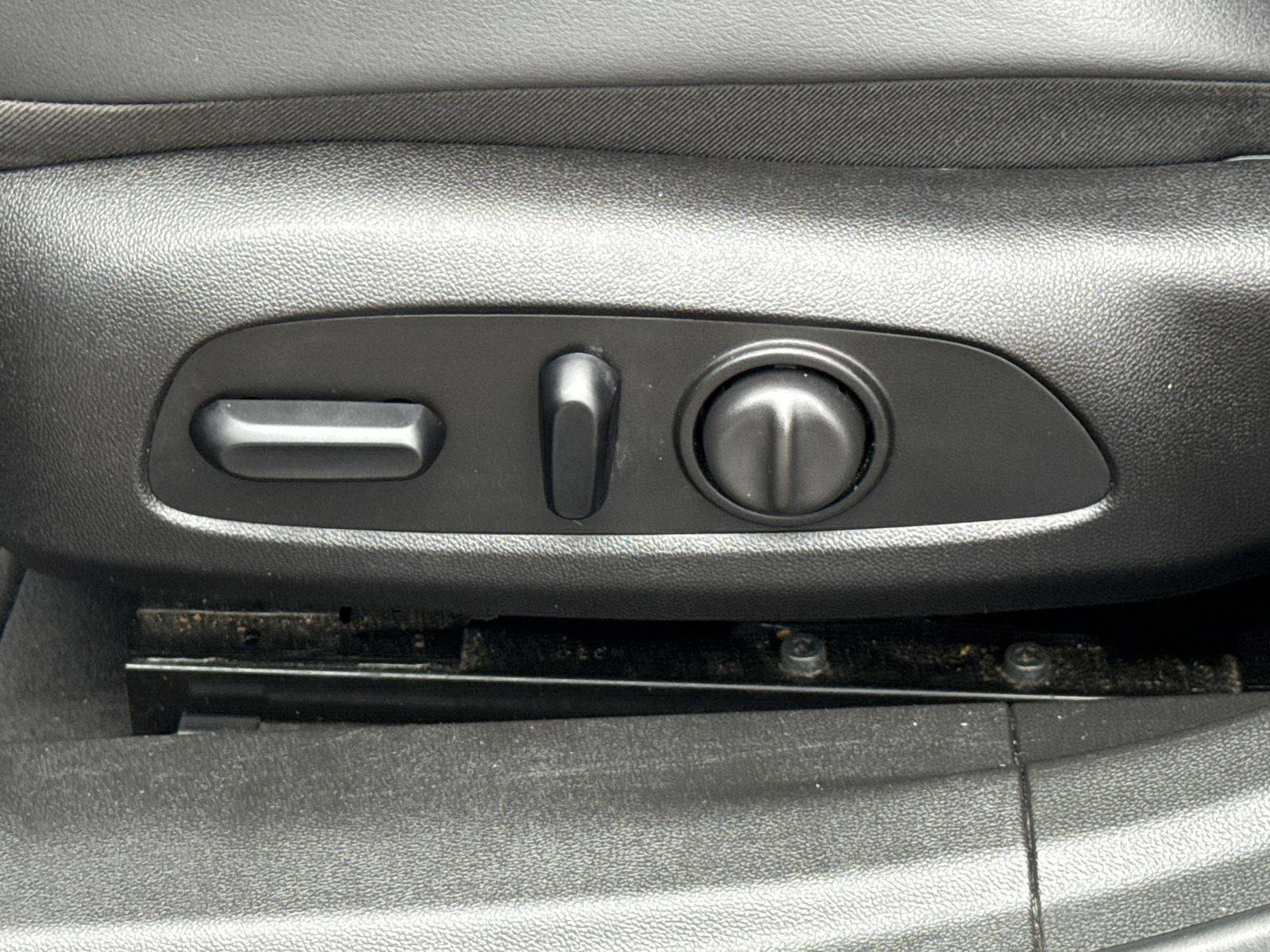 Used 2018 Buick LaCrosse Essence w/ Dynamic Drive Package image 15