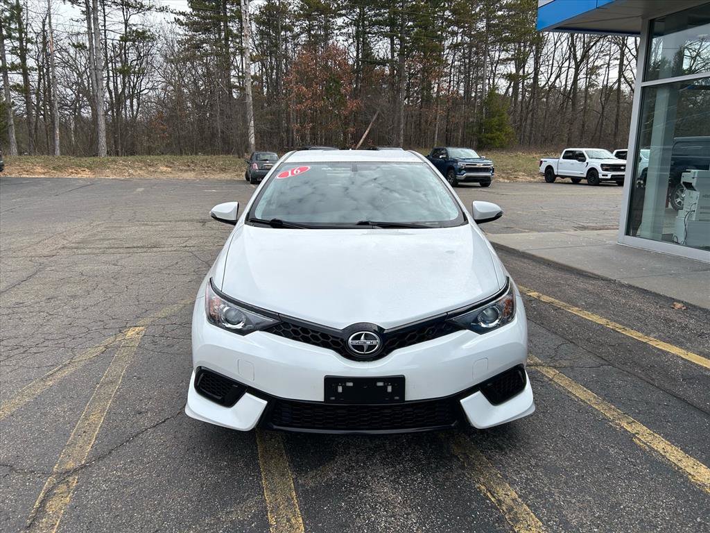 Used 2016 Scion iM image 2